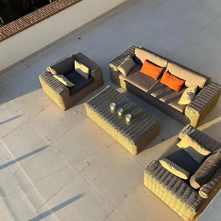 Privada Con Piscina En Villa
