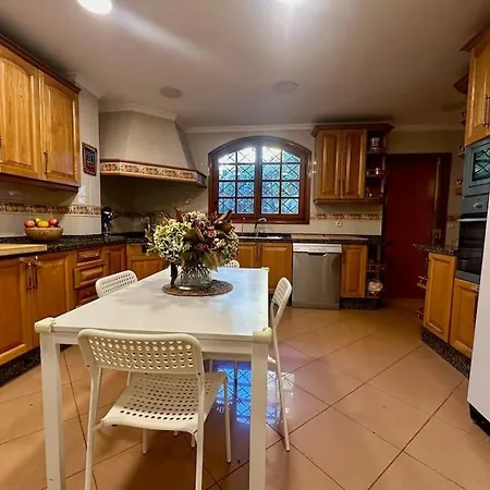 Privada Con Piscina En *