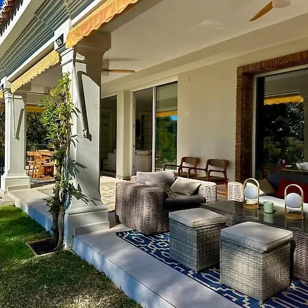 Privada Con Piscina En Villa