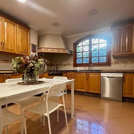 Privada Con Piscina En Villa