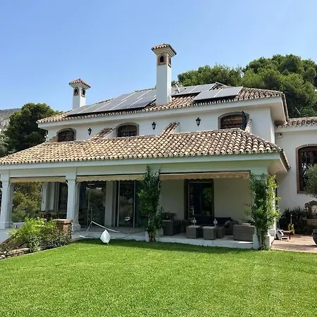 Privada Con Piscina En Malaga